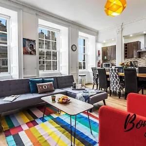 Royal Mile 4br-3ba - Views & Free Parking By Bonjour Residences Apartment