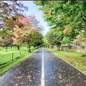 By The Meadows, Close To Centre Apartment
