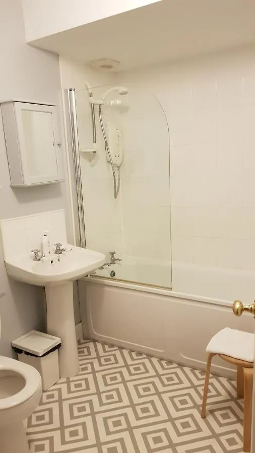 Central 3 Bedroom Next To Leafy Meadows エディンバラ 0*,  イギリス