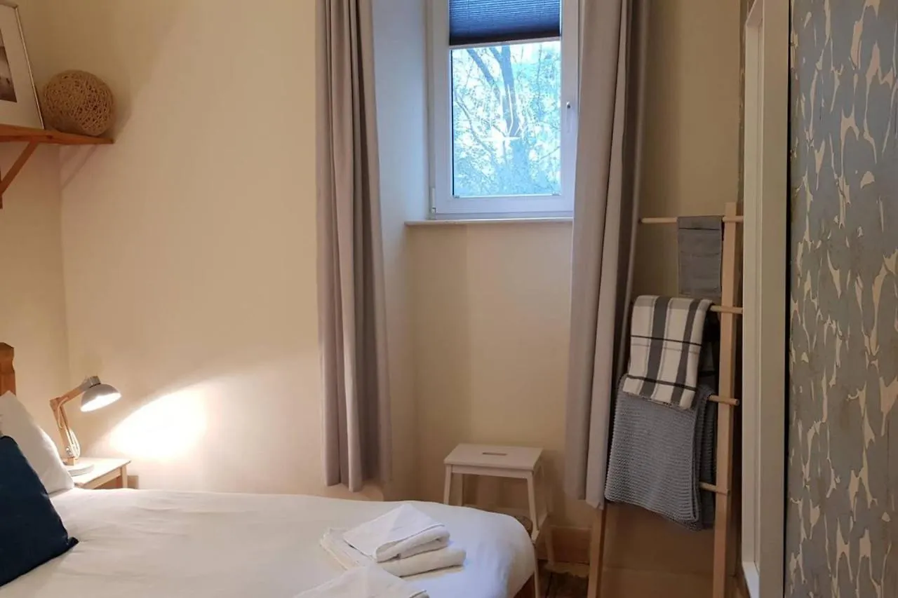 Central 3 Bedroom Next To Leafy Meadows エディンバラ